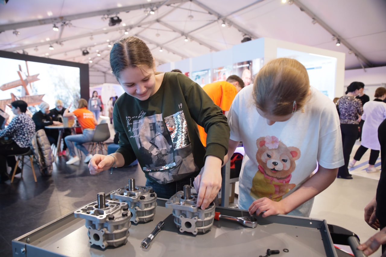 Фестиваль профессий на выставке-форуме «Россия»: команды передовых колледжей