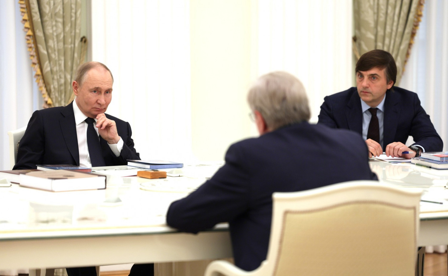 Сергей Кравцов принял участие во встрече Владимира Путина с редакторами учебников истории