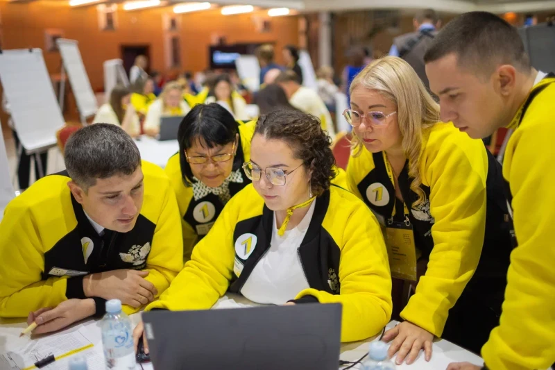 Участники конкурса «Мастер года» демонстрируют свои педагогические практики