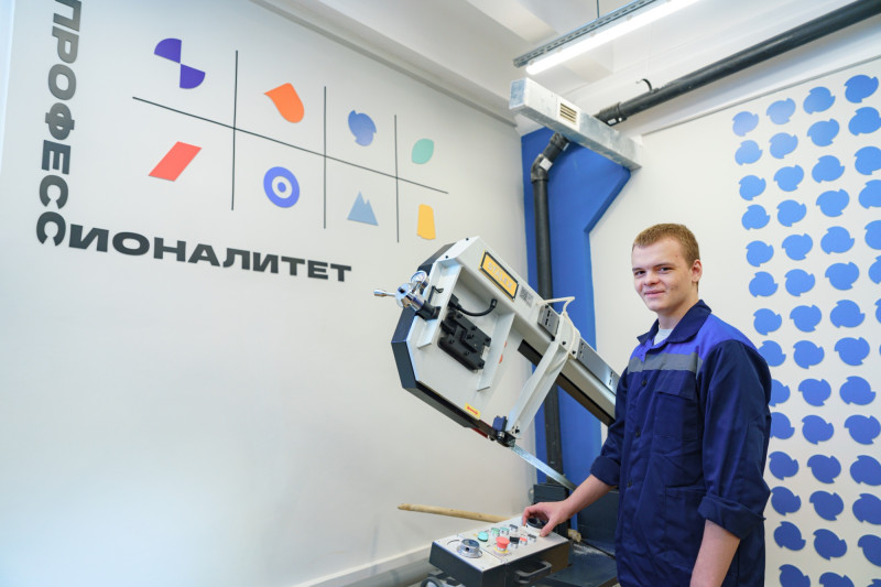 В 2025 году в колледжи и техникумы «Профессионалитета» поступили около 290 тыс. студентов