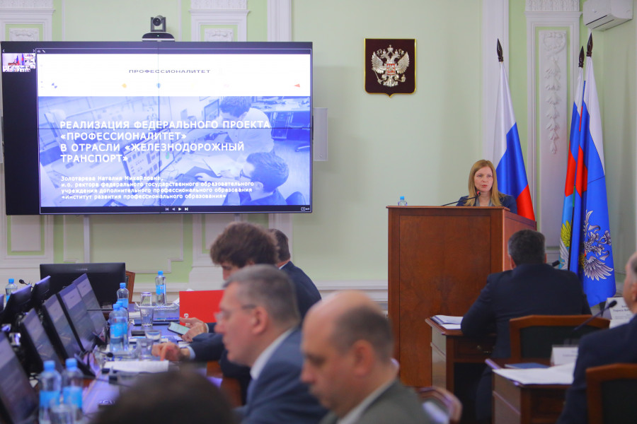 Профессиональный контекст – с первого курса СПО